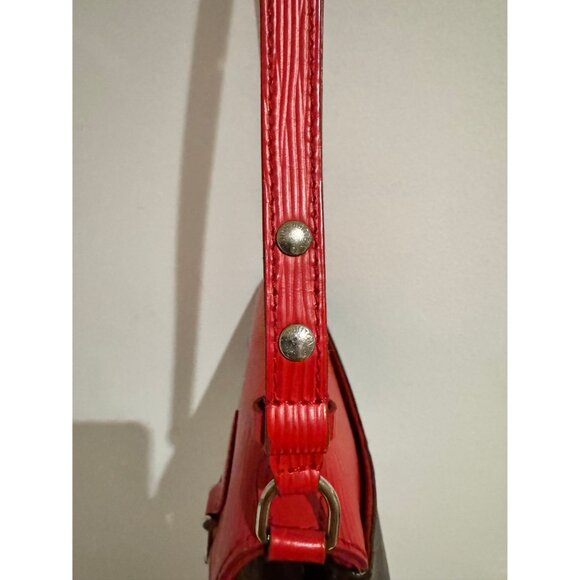 Louis Vuitton Monogram Epi Saint Michel - Picture 4 of 13